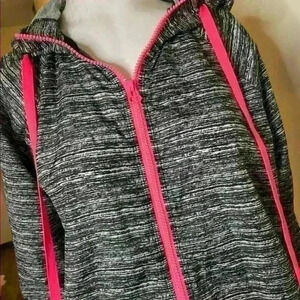 🧥 Lightweight Grey/Pink windbreaker